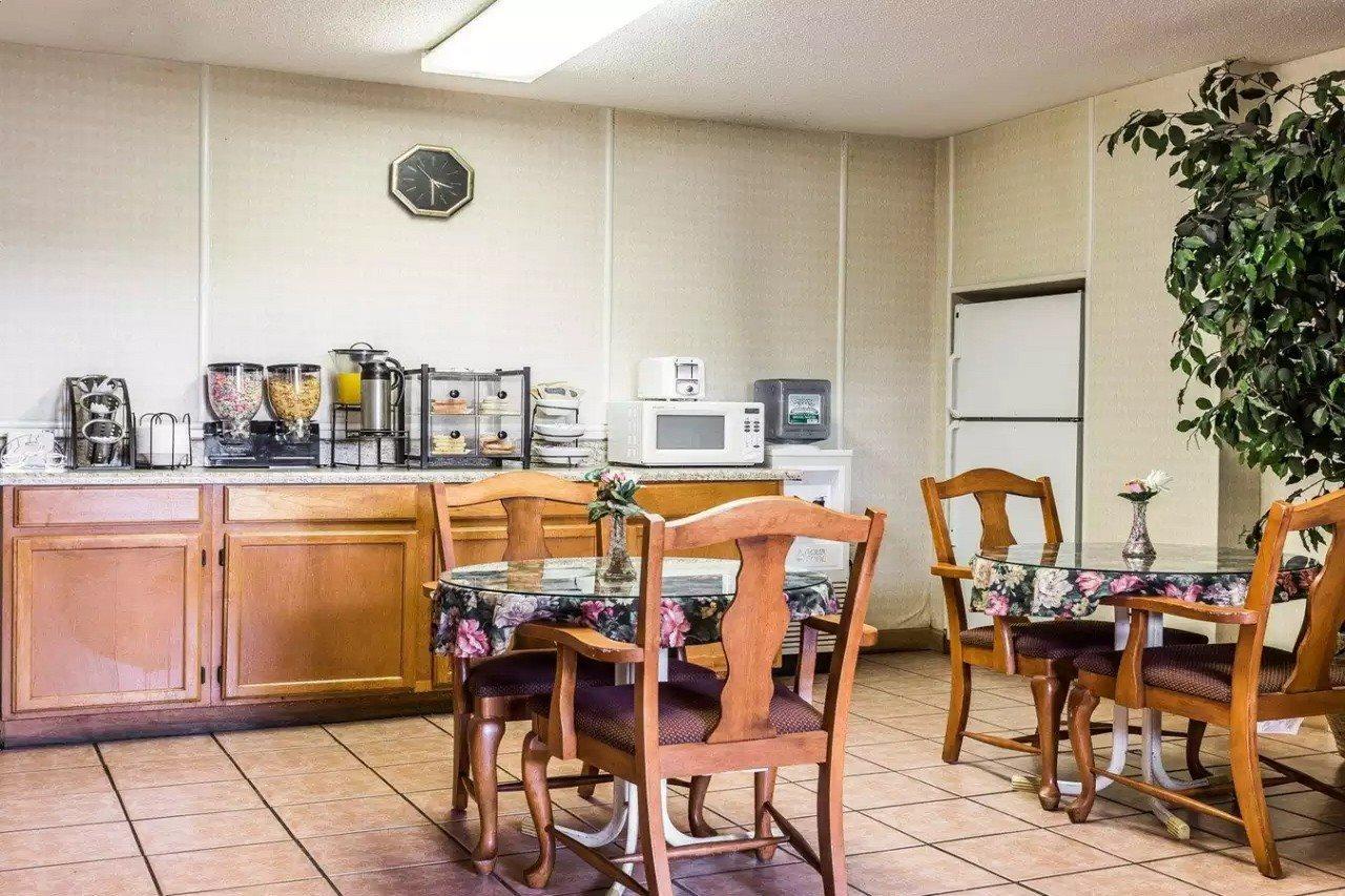 Econo Lodge Inn & Suites Matthews - Charlotte Bagian luar foto