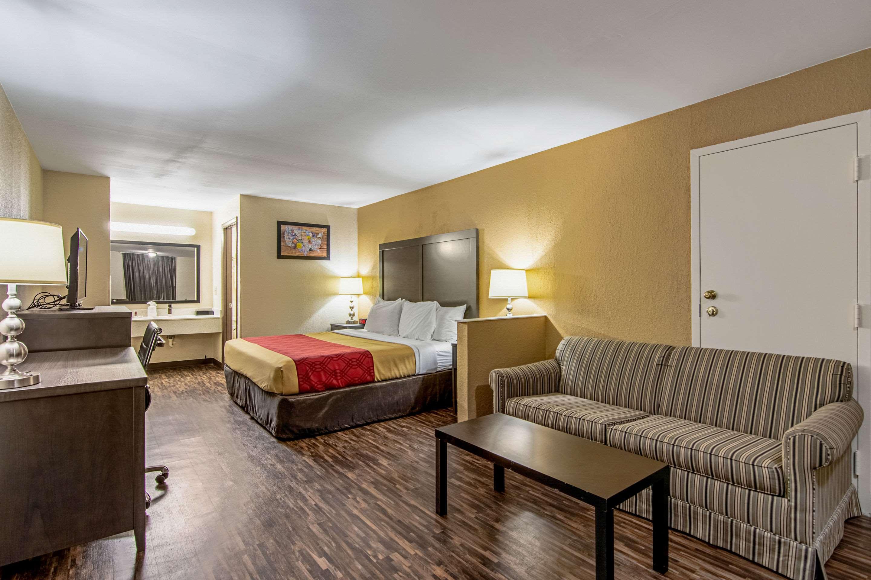 Econo Lodge Inn & Suites Matthews - Charlotte Bagian luar foto
