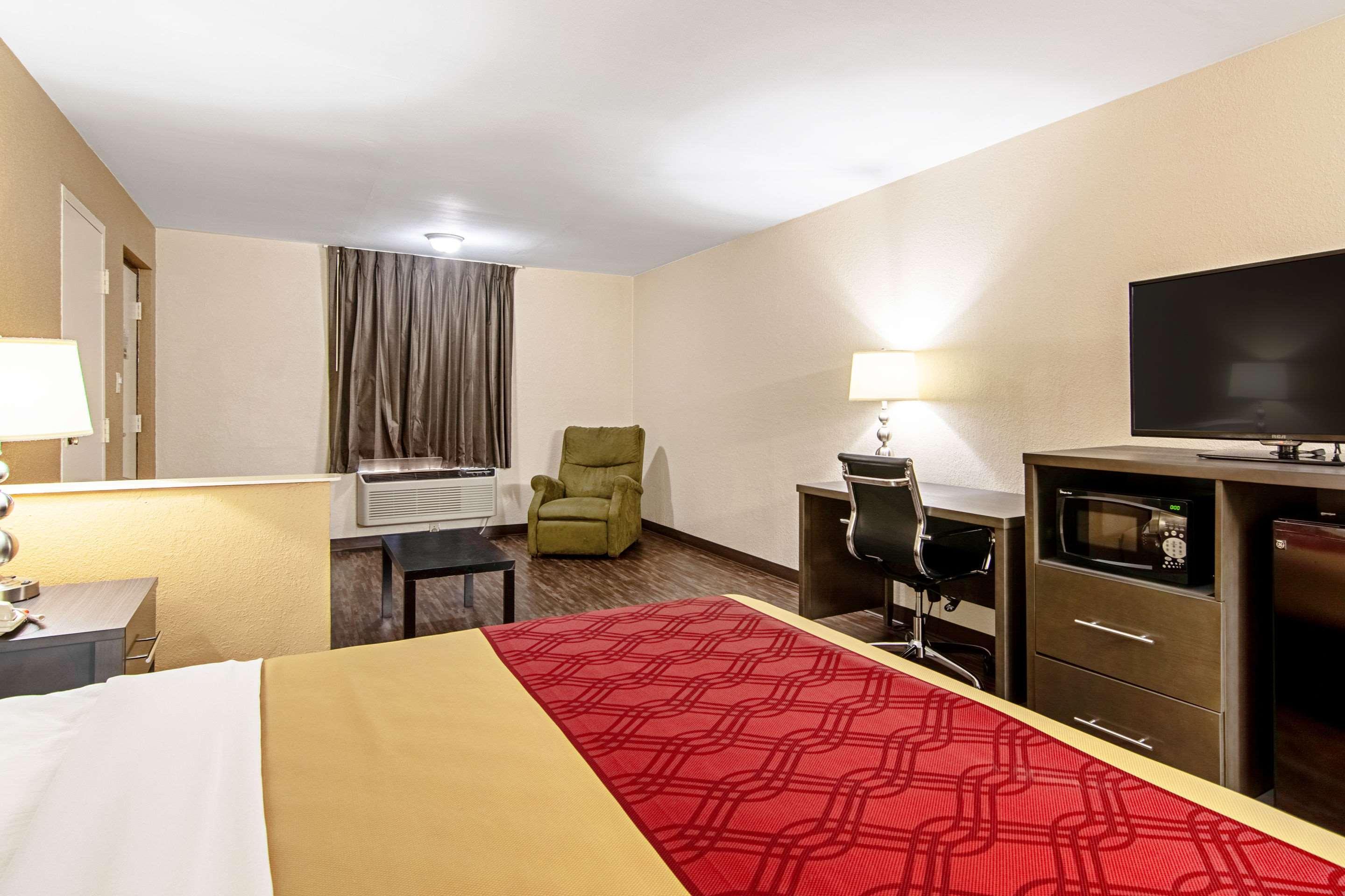 Econo Lodge Inn & Suites Matthews - Charlotte Bagian luar foto