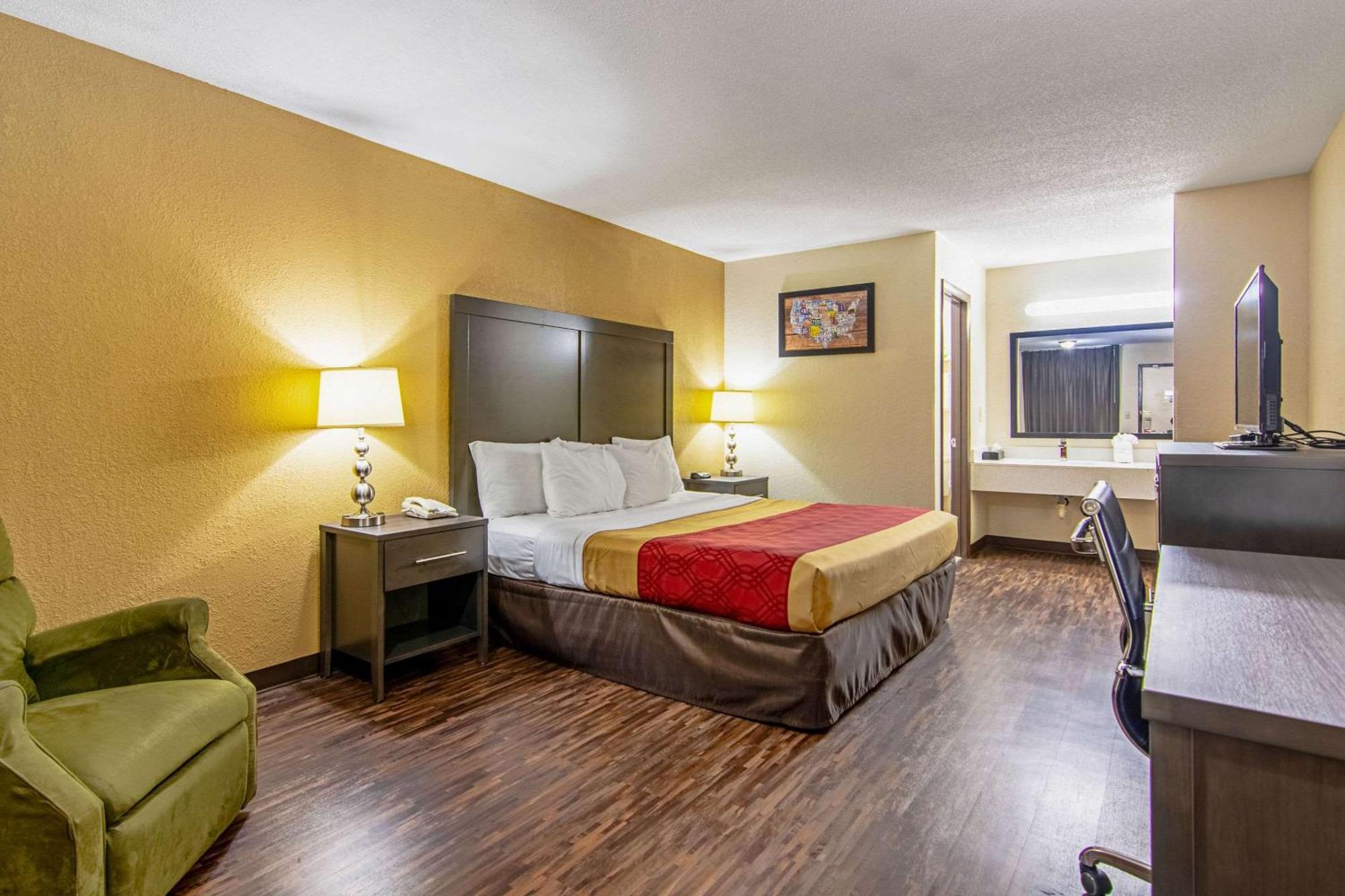 Econo Lodge Inn & Suites Matthews - Charlotte Bagian luar foto
