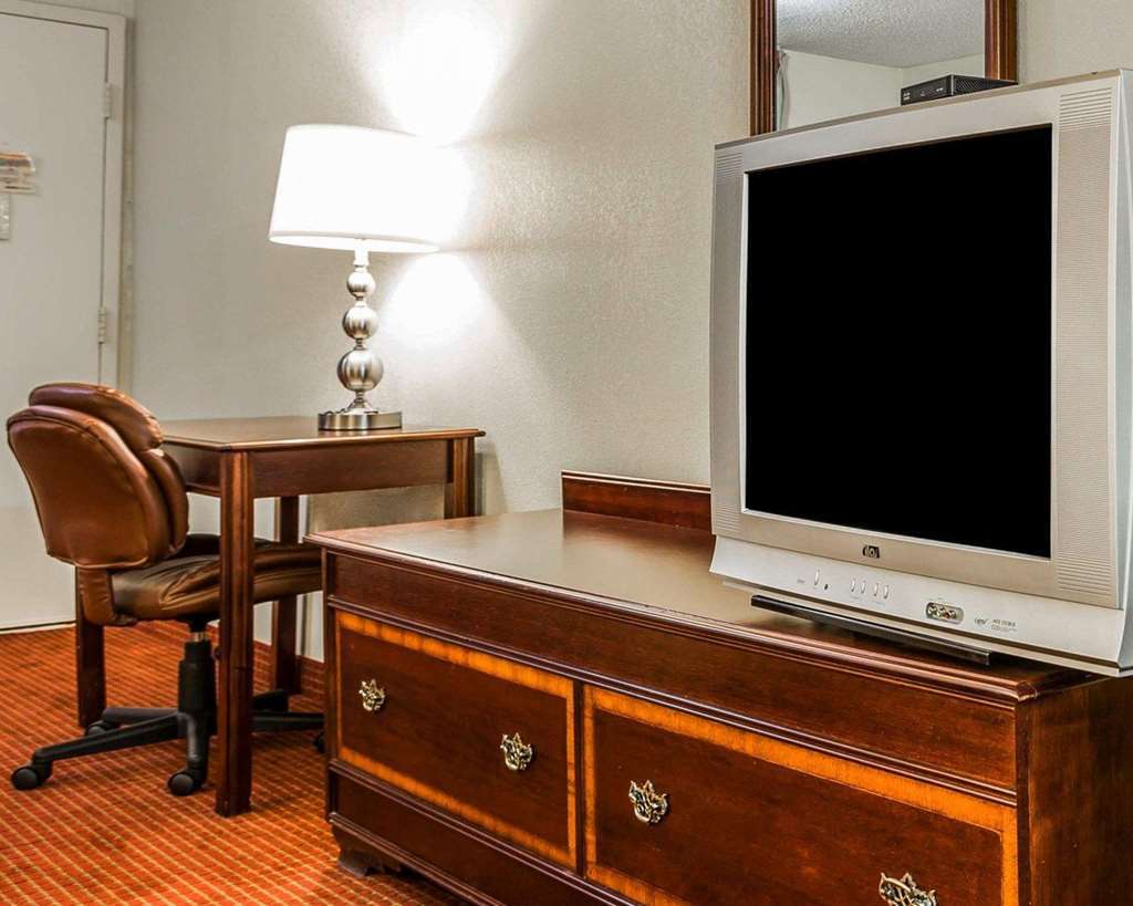 Econo Lodge Inn & Suites Matthews - Charlotte Ruang foto