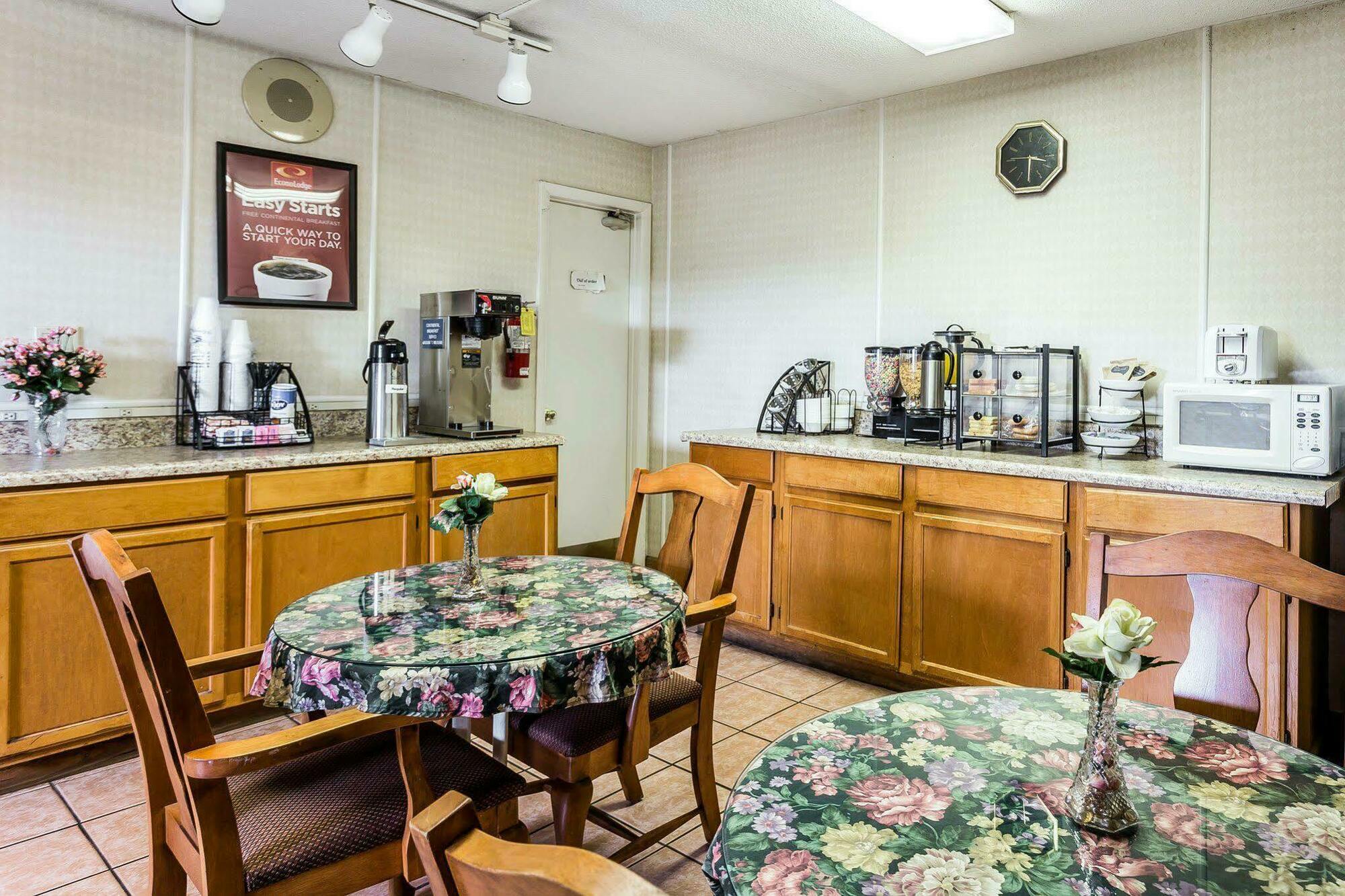 Econo Lodge Inn & Suites Matthews - Charlotte Bagian luar foto