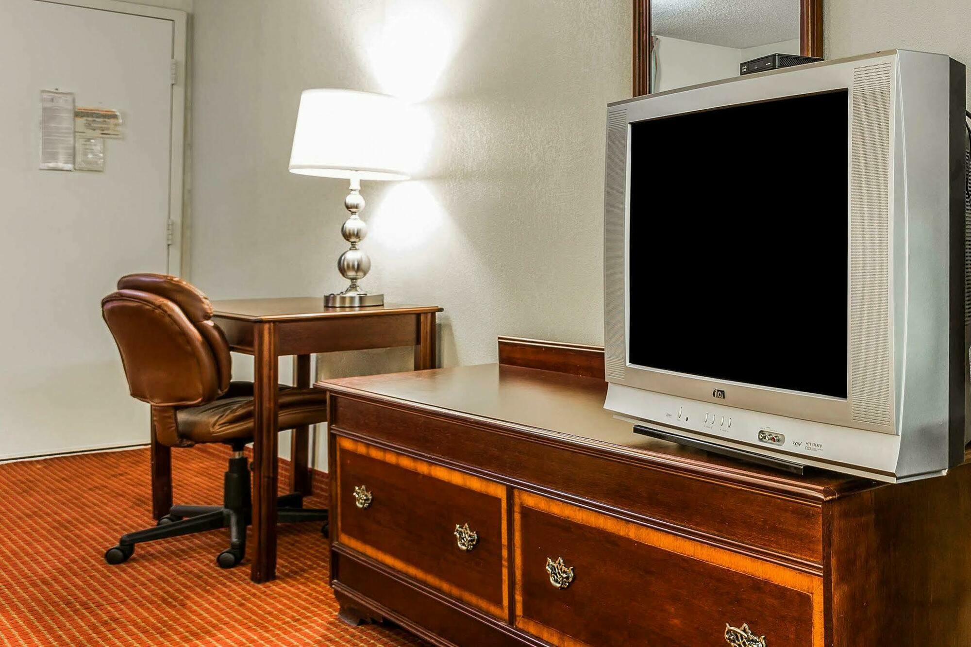 Econo Lodge Inn & Suites Matthews - Charlotte Bagian luar foto
