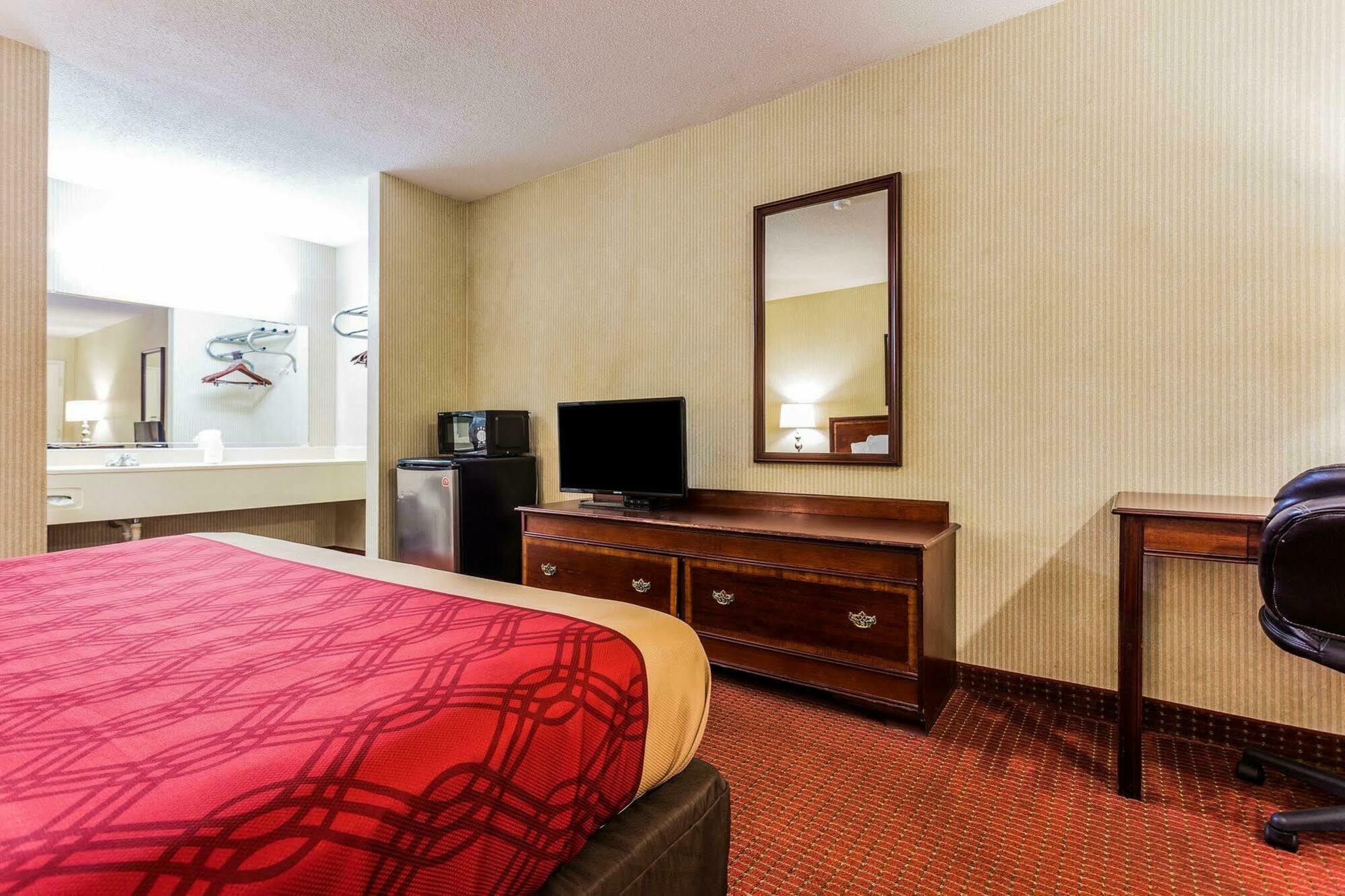 Econo Lodge Inn & Suites Matthews - Charlotte Bagian luar foto